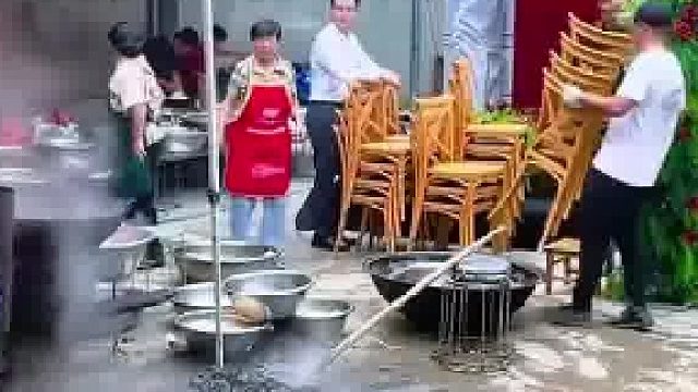 婚礼还有几个小时，没想到做饭的水全部洒台前了