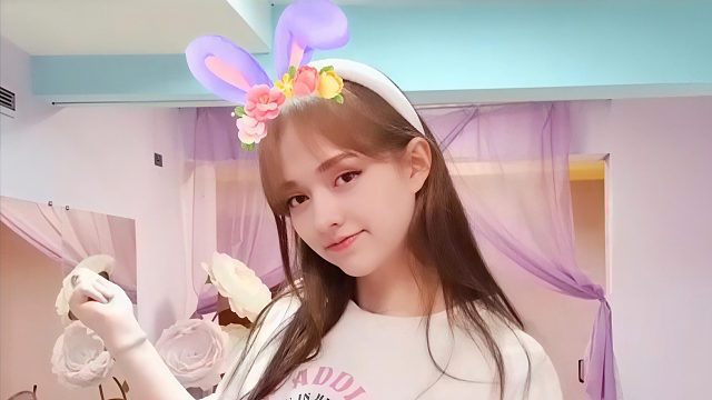 俄罗斯姑娘才艺表演23.10.15_铁锤(安吉丽娜)00