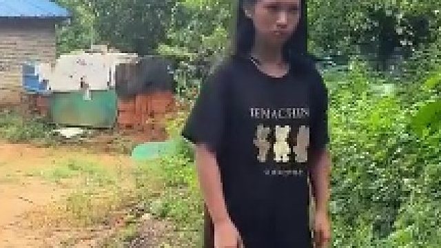 女子去看望恋爱脑的闺蜜，入眼却是家徒四壁