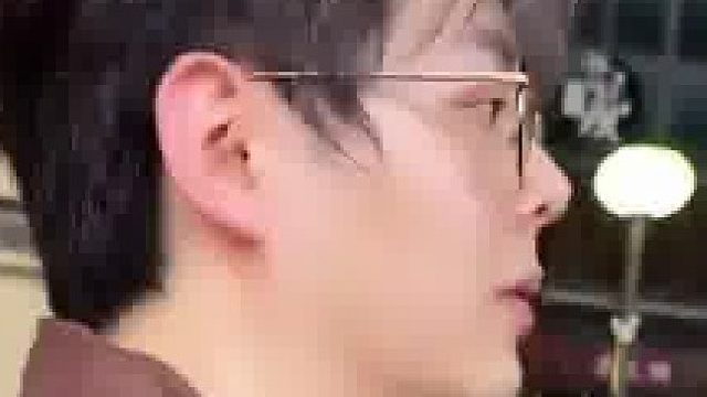 当老公打扮得非常帅时，老婆直接让老公假装单身，让孩子喊老公喊哥哥