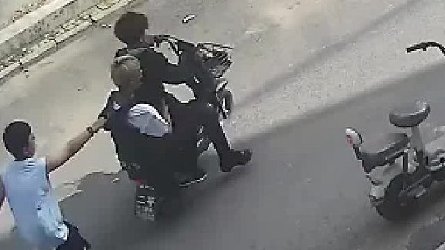 至少让哥们打完这局吧[