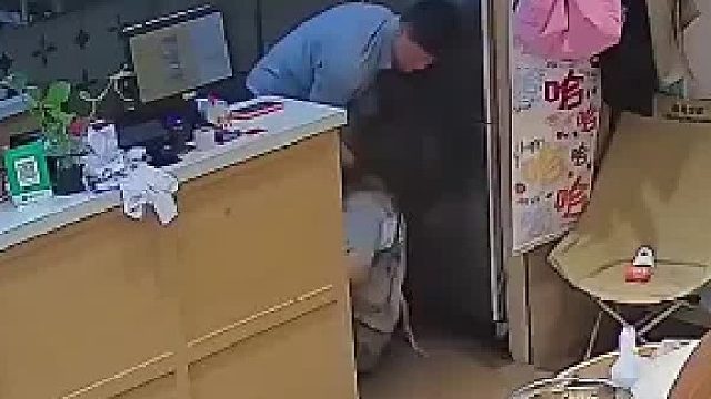 娘家父母受伤仍来支援，丈夫求助公婆反遭拒绝，女子怒吼：为何如此对我？​