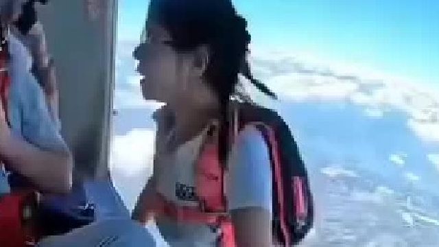 摄影师：那是你儿子的书包