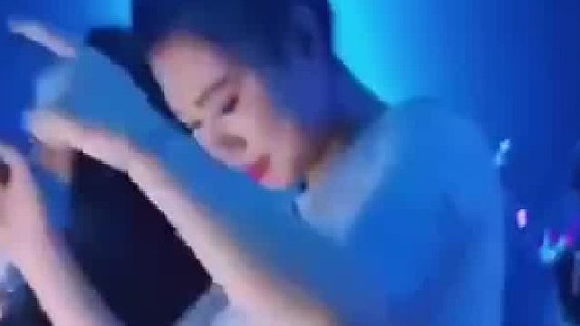 我晕肚子这么大还去酒吧.