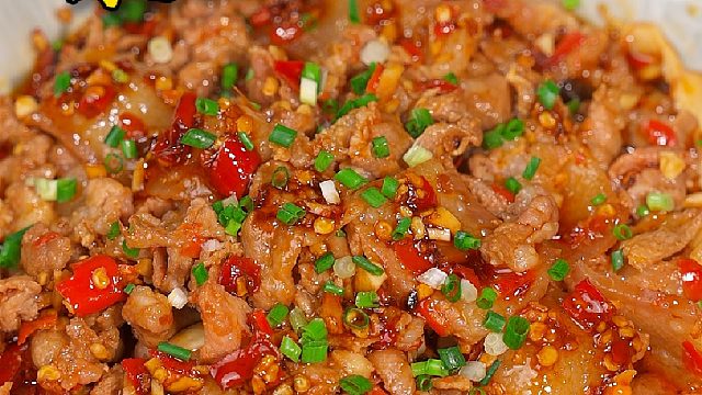 瘦肉买回来不要再炒着吃了，像我做这样一道剁椒蒸肉片
