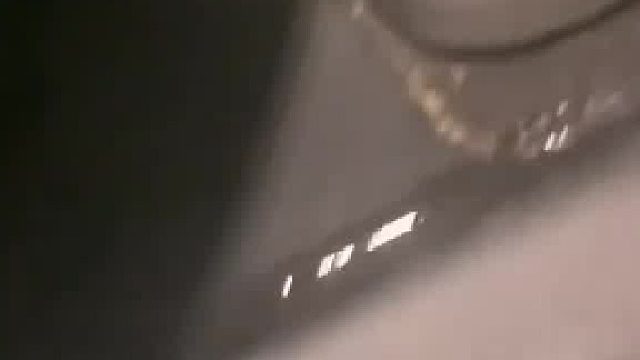 打车回家 在车上睡着了 下车后座位下面有水 司机觉得是他弄得 女子：我只是睡着了不是喝醉了 怎么能这样子呢
