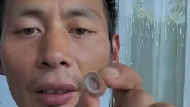 直接生吃一片鹿茸，结果下一秒鼻血疯狂往外流