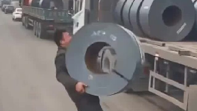 这钢卷看着也不是很重啊