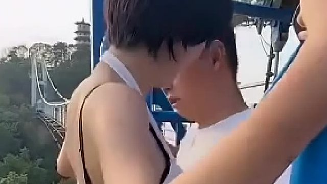 我不敢，谁爱抱谁抱