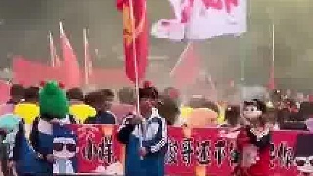 当00班主任后遇上00后，别人班是师生，他们班是“作案同伙”​