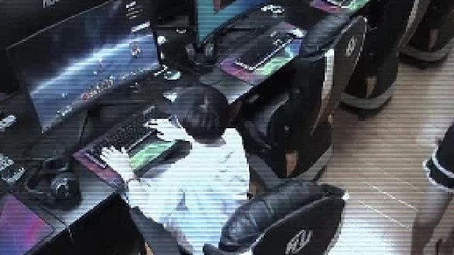 刚打完DNF手感火热这时网管对你发起了决斗申请
