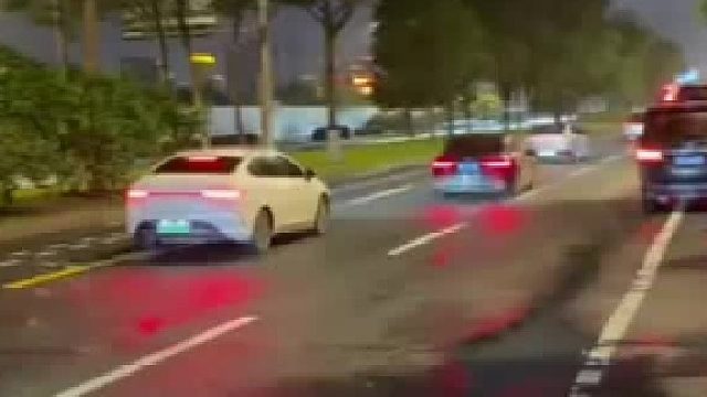 坏事都得外地报道，本地没人敢报
