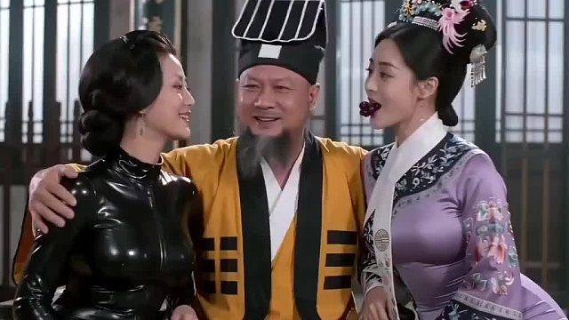 左拥右抱的