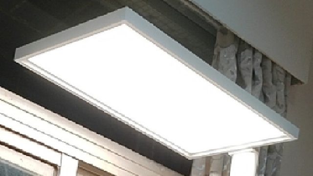给娃买护眼大路灯，真得花五六千吗？我扒了一圈，千把块的平替香得很