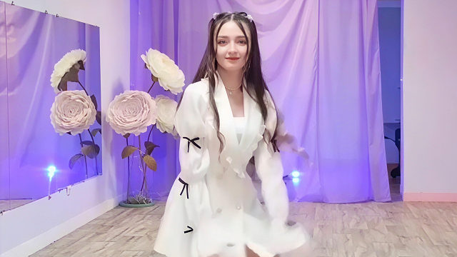 俄罗斯姑娘才艺表演23.10.20_空军(阿妮亚)00