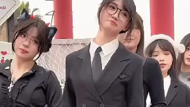 是个男人也会选后边这个吧