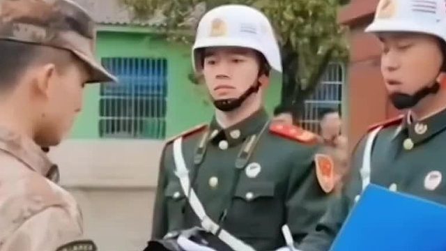 在部队遇到纠察的反应