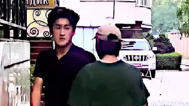 遇弱则强，遇强则扶墙