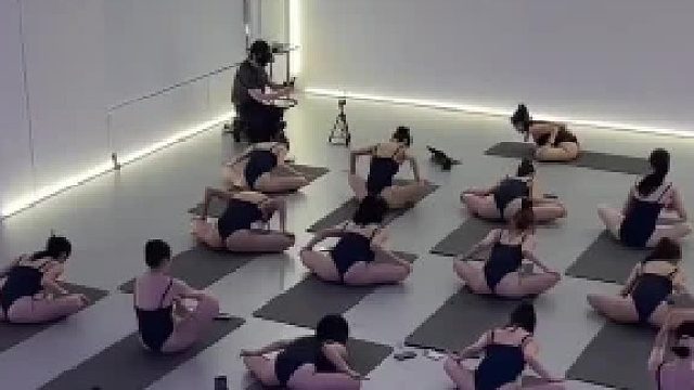 愿意每天连一下瑜伽吗