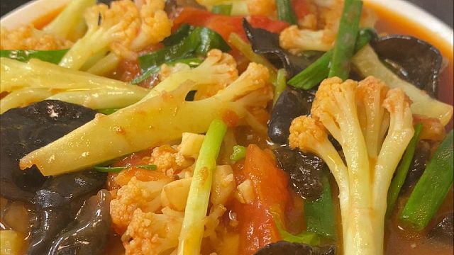 西红柿木耳炒花菜