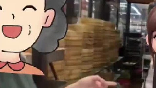 阿姨插队还怪有礼貌的……