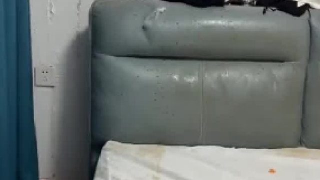 称自己的丈夫为“肥老鼠”，二人起了争执将家里打砸的乱七八糟。