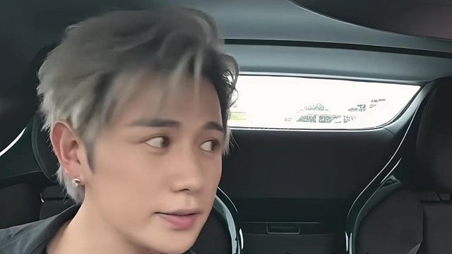 出门在外就是兄弟多