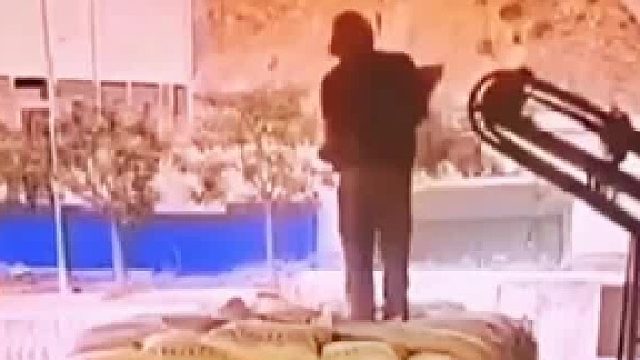 幸亏挂了安全绳