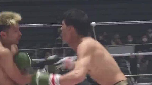 四川小伙暴打日本拳王！