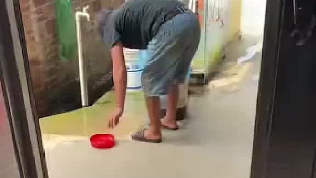 这个以经不能喝了，碎了是救了你。