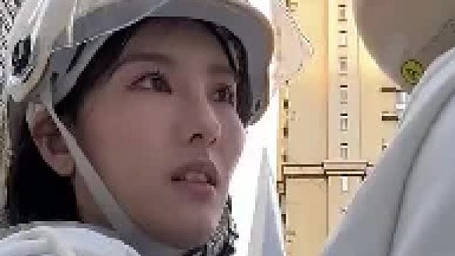 女生离职在家躺了两个月，房东阿姨看不下去带她去面试，网友：没想到阿姨这么有实力