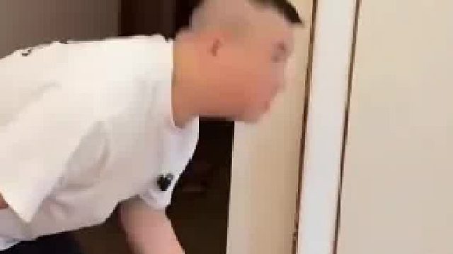 师傅上门回收黄金，没想到是个一千多克的猫笼，网友：只是表面镀了层金吧
