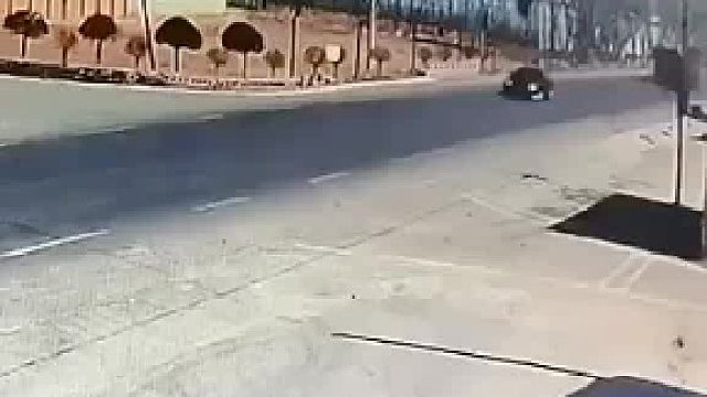 感觉大货车不会开车