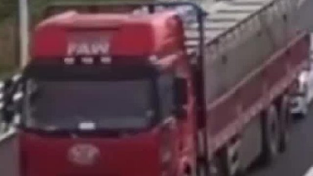 温馨提示：高速公路禁止倒车