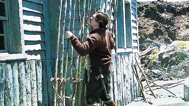 海洋出现诡异生物，两人死守塔台该如何破局？