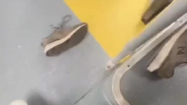 不想穿鞋就光脚走吧