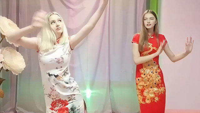 俄罗斯姑娘才艺表演23.10.28_双人舞00