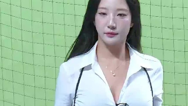 看她如何用舞蹈，演绎一首关于自由的诗