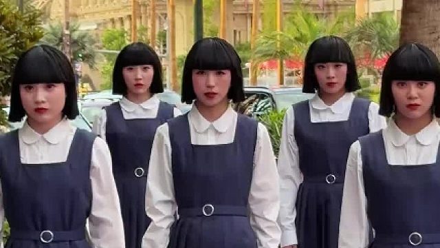 这队组合是星爷电影功夫女足中开场跳舞那队吗？