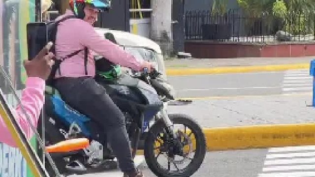 卢旺达独特的道路教育，很有创意