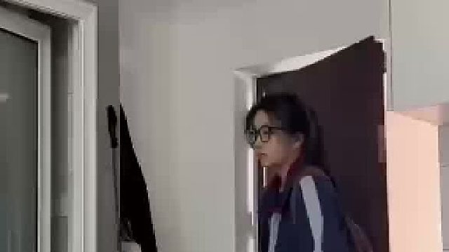 男子晒出自己上高三的女儿。