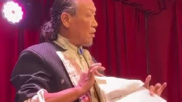 终于看懂鸽子是怎样变出来的了