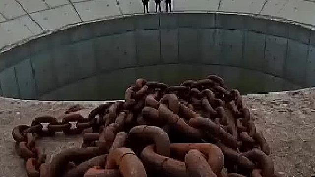 扔下去怎么捞出来了？