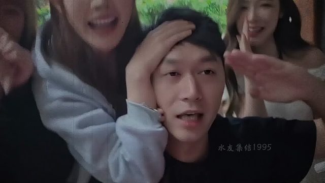 乔鹿鹿一把摁住了酷哥的大头