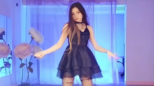 俄罗斯姑娘才艺表演23.10.31_空军(阿妮亚)00
