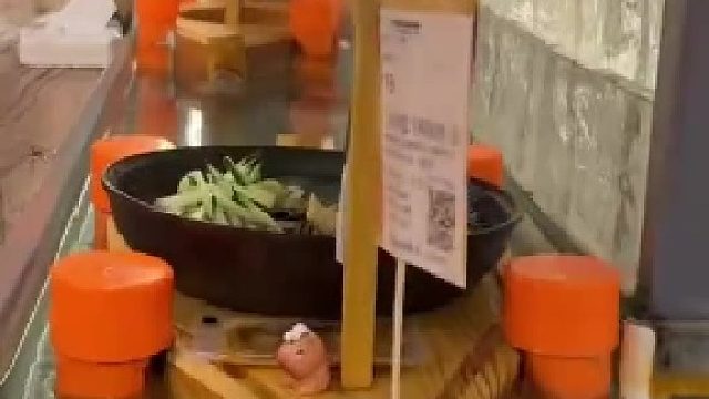 网友称专门开车半个多小时来吃饭，支付完坐下才看到餐具和就餐环境的卫生​