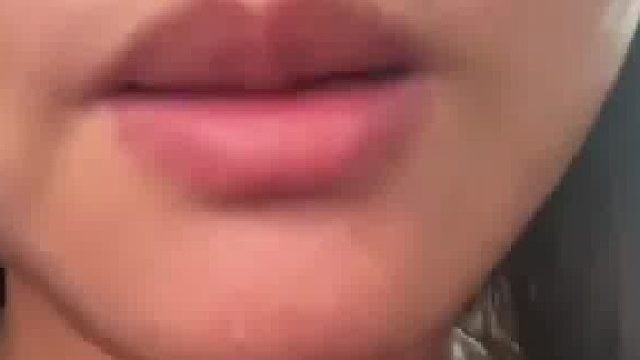 女子去海南坐火车被热晕，竟是火车居然开到了轮船上