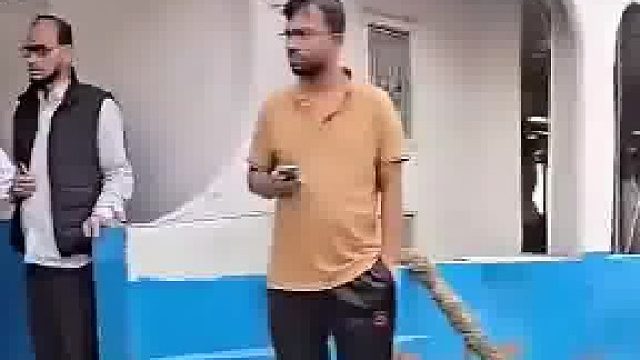 印度上船主打一个强硬，礼貌问不行，强上却可以，民风太彪悍了​