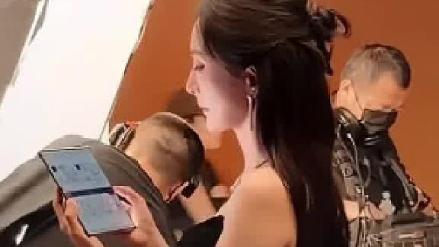 我的天......屏幕怎么突然变黑了？？！