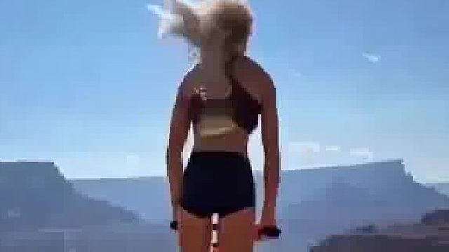 让我们为这个天才女孩喝彩